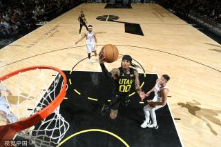 为年轻球员 为年轻球员