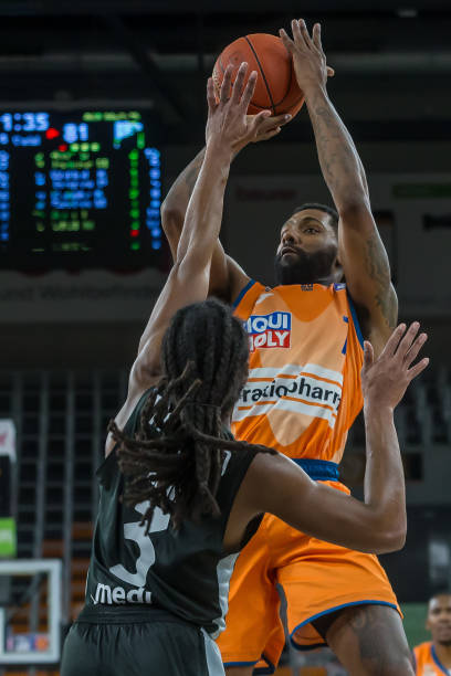 事改革备受 事改革备受