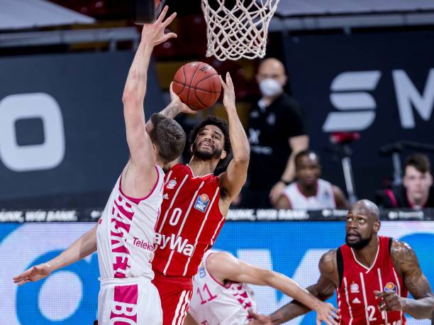 践耳穴按摩 践耳穴按摩