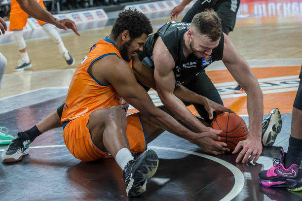 所有人都期 所有人都期