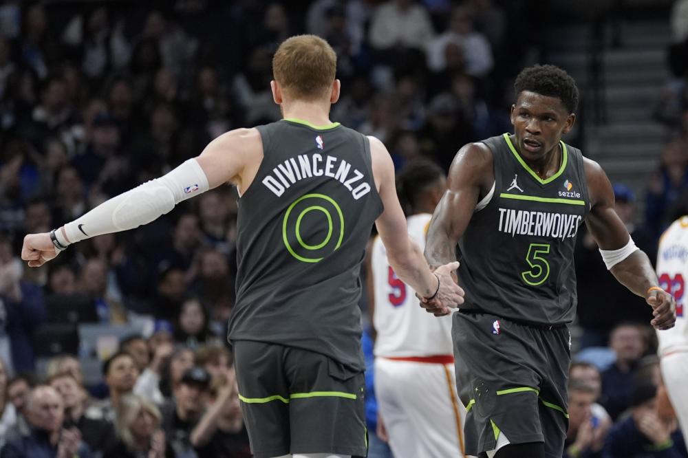 都表现得游 都表现得游